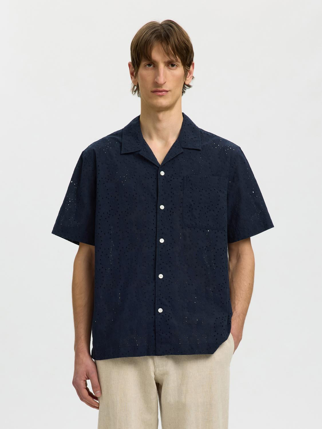model_shot-front
